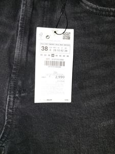 Zara High-Waisted Jeans
