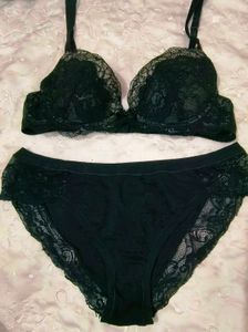 H&amp;M Black Lace Push-Up Bra