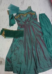 Gown New With Sleeves Dupatta Legi || Grab Now