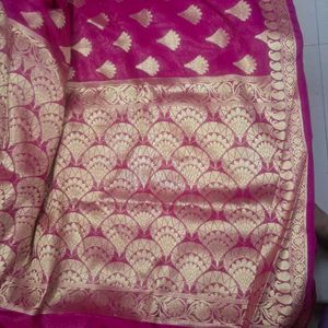 Vibrant Pink Saree with Gold Motif