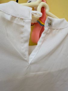 NEVER WORN White frilled top