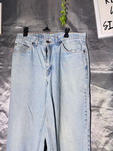 Light Wash Relaxed Fit Jeans
