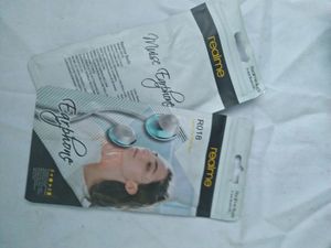 realme Earphones /earbuds