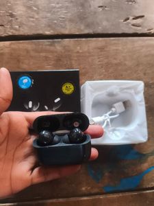 new Black Wireless Earbuds with Charging Case