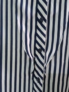 Chic Striped Sleeveless Blouse