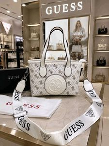 GUESS( COPY) *Premium Quality GUESS ( NO BOX & DUS
