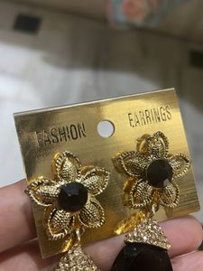 Black Golden Flower Earrings Hanging Blac Stone