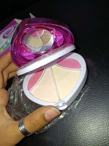 combo of T.Y.A Fashion Make-Up Kit