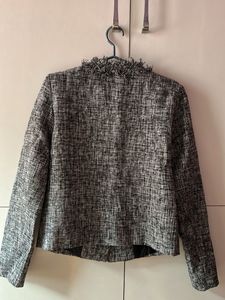 Elegant Tweed blazer with Pearl Buttons