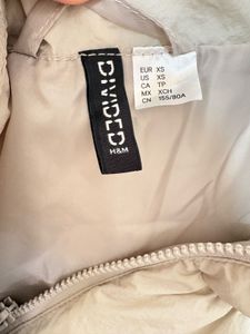 H&amp;M Beige Cropped Puffer Vest