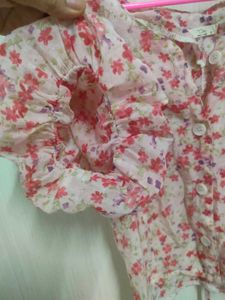 Floral Print V-Neck Puff Sleeve Top