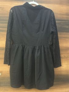 Elegant Black Lace Sleeve Dress
