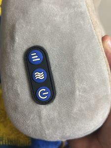 U-shaped massage pillow