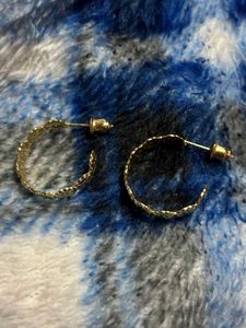 Gold Floral Earrnings