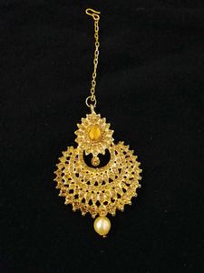 Gold Maang Tikka and Earrings Set