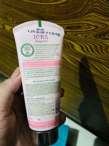 lotus organic Precious Brightening Exfoliator