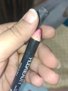 Huda Beauty Lip Contour With Avon Shade Stick