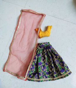 only one traditional Dolls  dress
