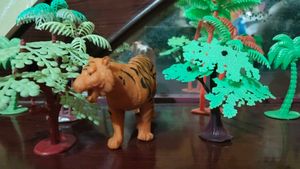 realistic showcase tiger