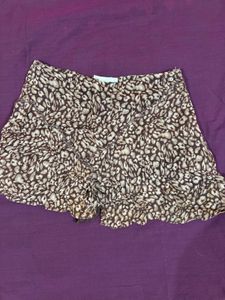 Chic Leopard Print Mini Shorts