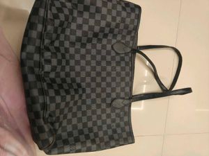 Stylish Checked Tote Bag