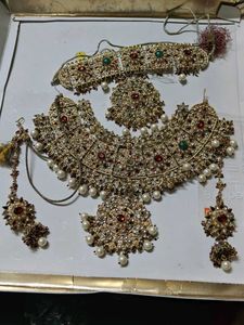 Elegant Kundan Bridal Jewelry Set