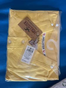 Hollister Men's Yellow Polo T-Shirt