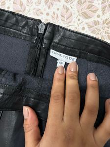 Chic Black Leather Mini Skirt