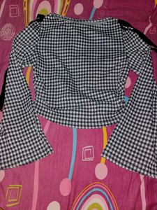 Savana Black &amp; White Checkered Bow Top |
