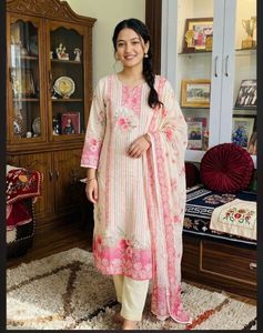 Elegant Floral Print Kurta Set