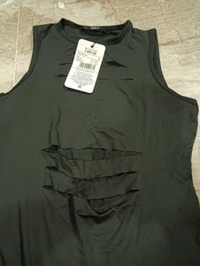 SHEIN Black Sleeveless Bodysuit