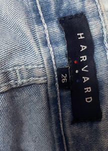 COMBO OF TANK TOP AND JEAN.