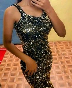 📢OFFER‼️ BODYCON DRESS in SEQUENCE ‼️