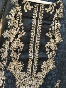 Elegant Black Kurta with Floral Embroidery
