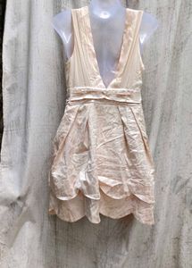I. Elegant Sleeveless V-Neck Dress