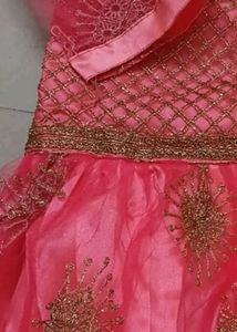 yeh dress bilkul new h ek bar bhi use nhi hua size