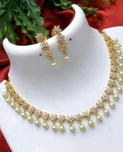 Checkout this latest Jewellery Set With Earrings..