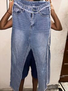 women trendy jeans