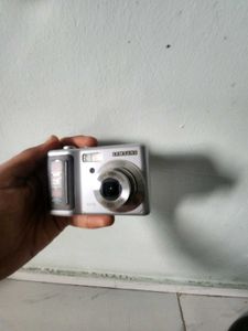 Samsung D75 Digital Camera