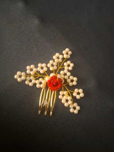 Elegant Beaded Hair Pin