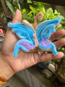 4 pieces Brand New Unique Wall Hooks