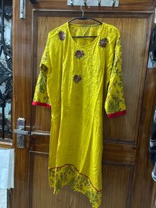 Elegant Yellow Embroidered Kurta