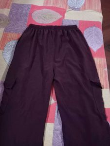 Women solid stylish ns cargo style jogers..