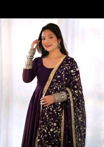 New/Unused Heavy Flared Embroidered Gown Set