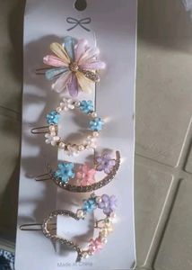 Brand New ** Hair Clip Set Of 4 ... Beautiful ❤️