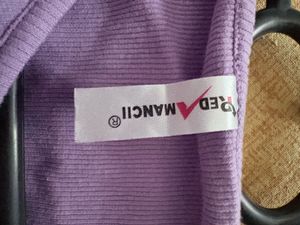 Cute Lavender V-Neck Long Sleeve Top