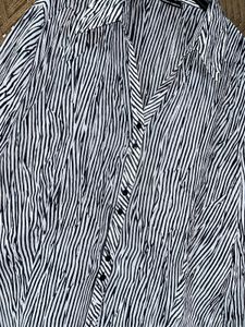 Chic Vertical Stripe Shirt