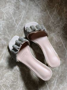 trendy one strap heel