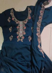 Cutdana saree gown look
