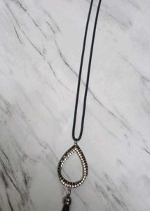 Stylish Teardrop Pendant Necklace